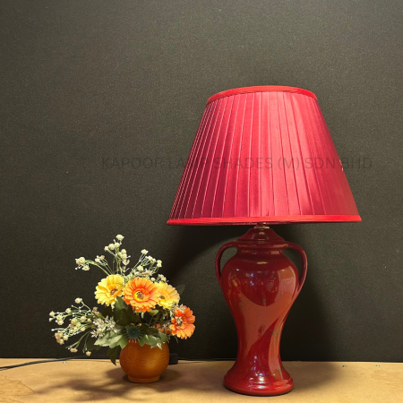 PORCELINE TABLE LAMP WITH LAMP SHADE